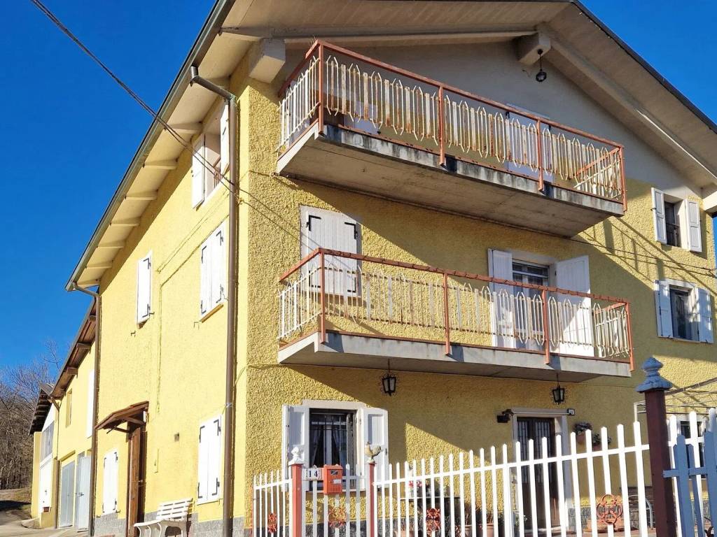 Villa a Vezzano sul crostolo in Strada Statale 63 S.N.C. - Foto 2