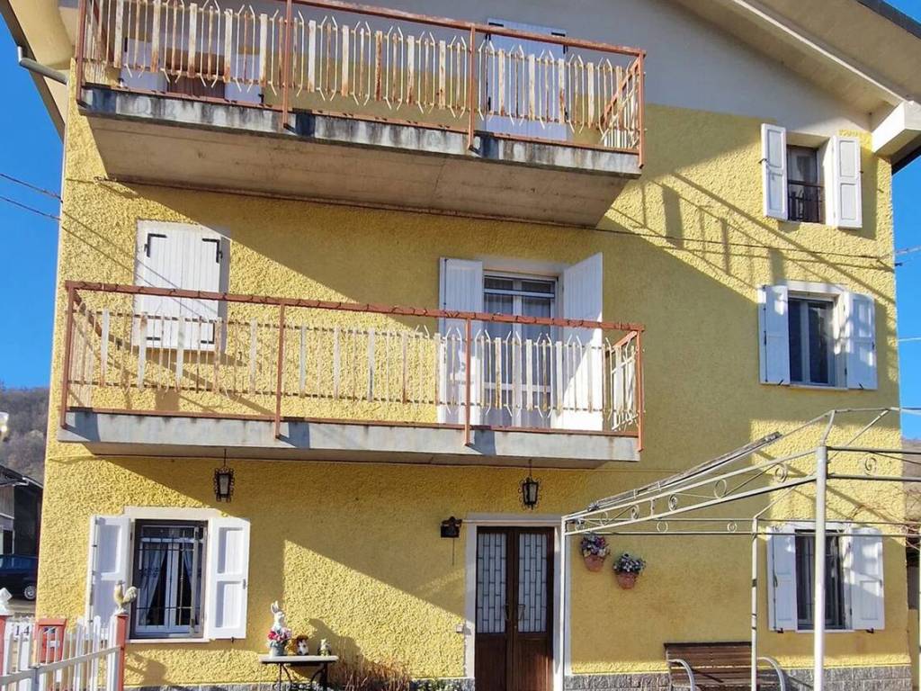 Villa a Vezzano sul crostolo in Strada Statale 63 S.N.C. - Foto 4