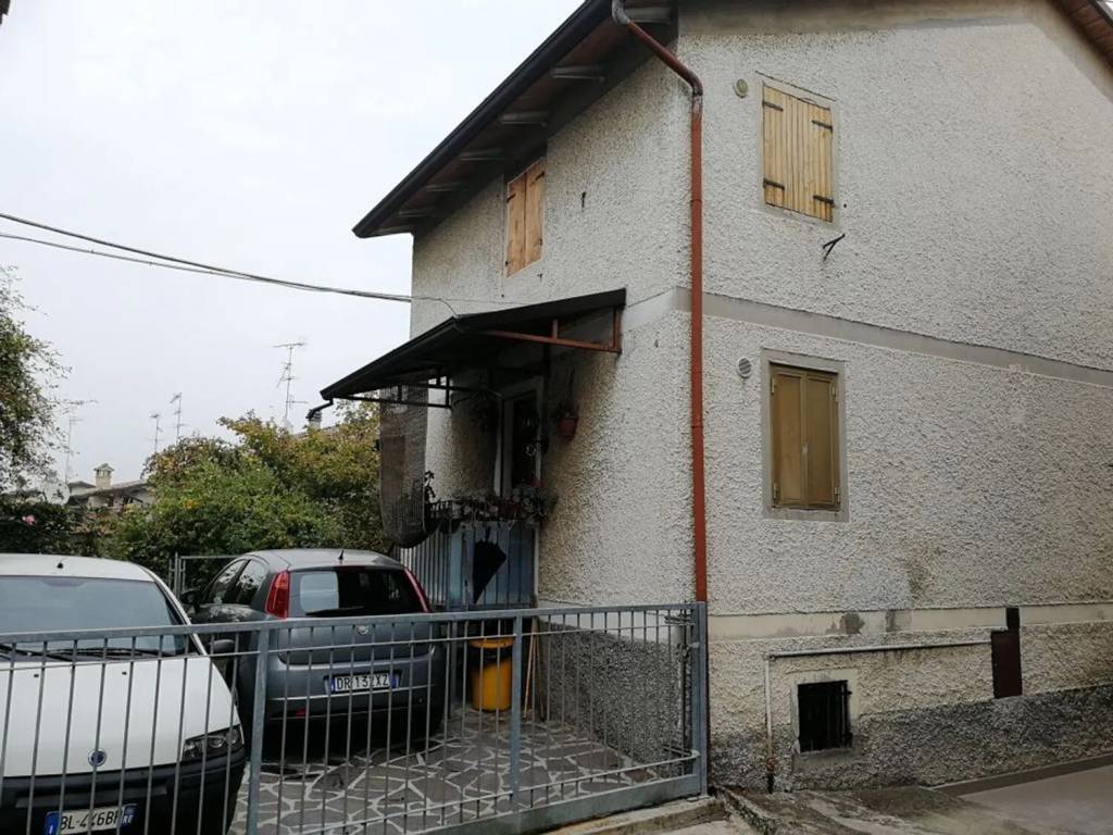 Villa a Vezzano sul crostolo in Roma Sud S.N.C. - Foto 2