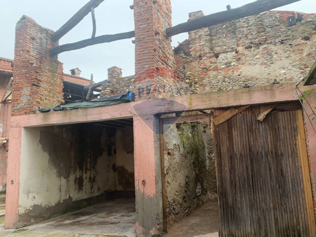 Rustico / casale a Varallo pombia in VICOLO SANTO SPIRITO, 3 - Foto 3