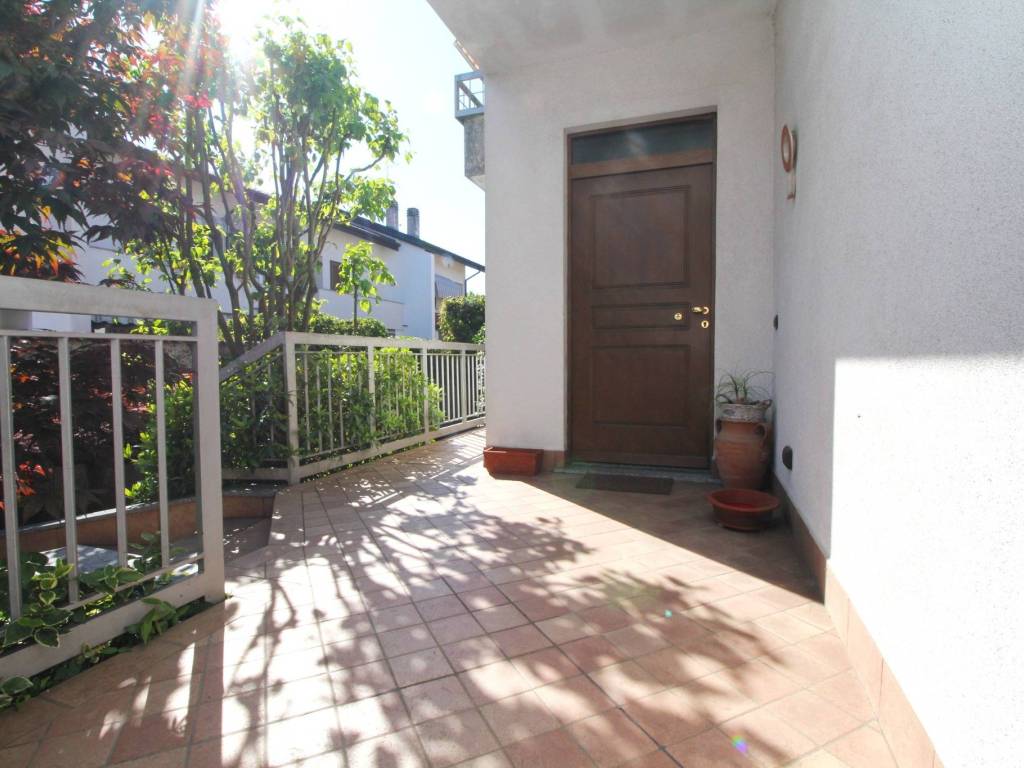 Villa a Gorla minore in Via dei Mille - Foto 3