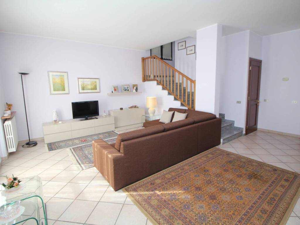 Villa a Gorla minore in Via dei Mille - Foto 4