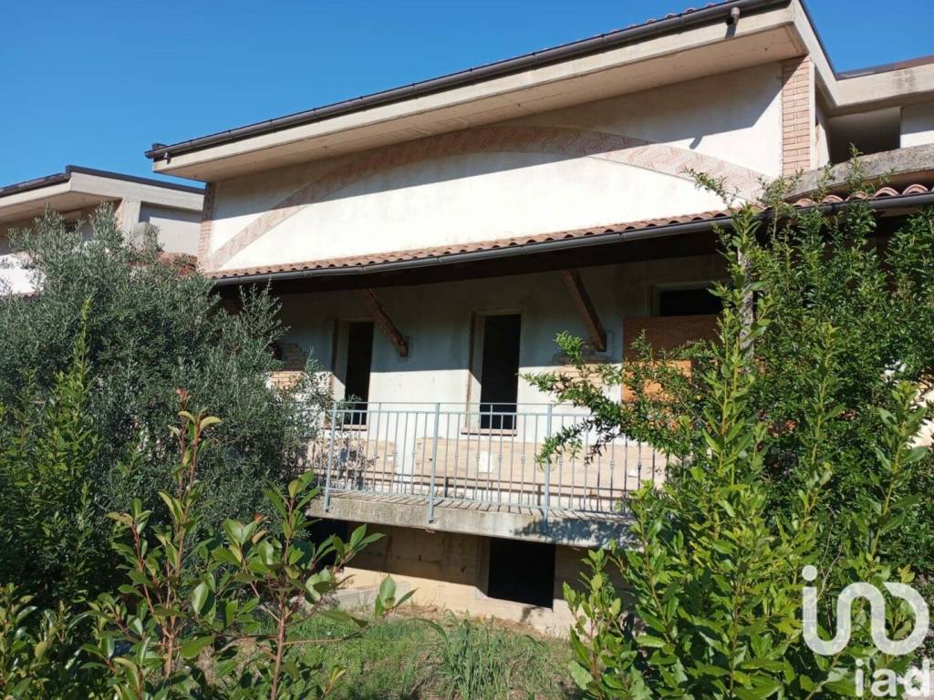 Villetta a schiera a Collecorvino in Via c.da barberi - Foto 2