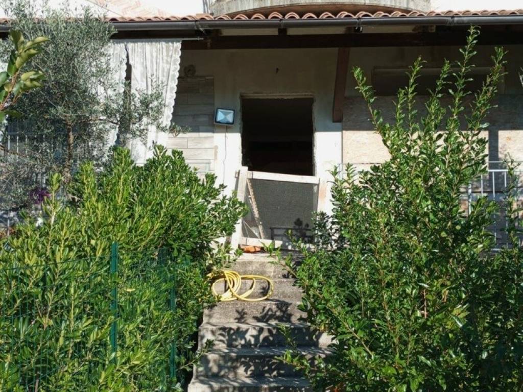 Villetta a schiera a Collecorvino in Via c.da barberi - Foto 5