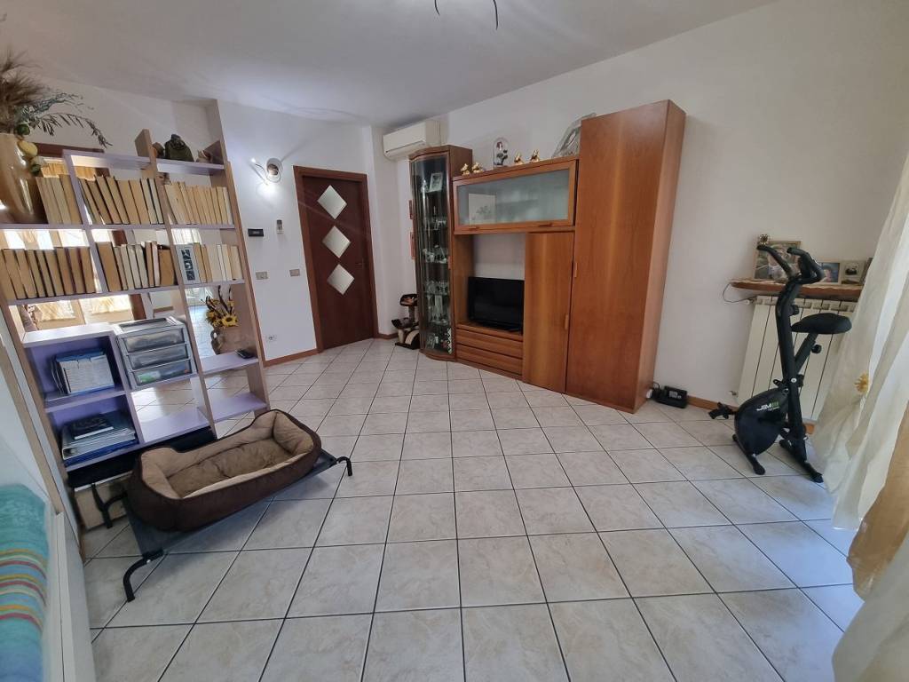 Appartamento a Limbiate in Via Valsugana - Foto 2