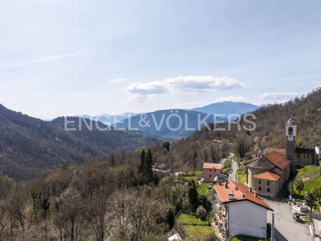 Villa a Caprezzo in Via Guglielmo Marconi, 2 - Foto 2