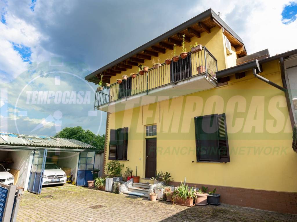 Casa indipendente a Origgio in Via per Lainate, 24 - Foto 2