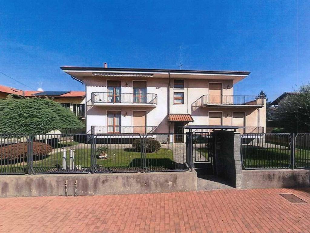 Appartamento a Samarate in Via 22 Marzo - Foto 2