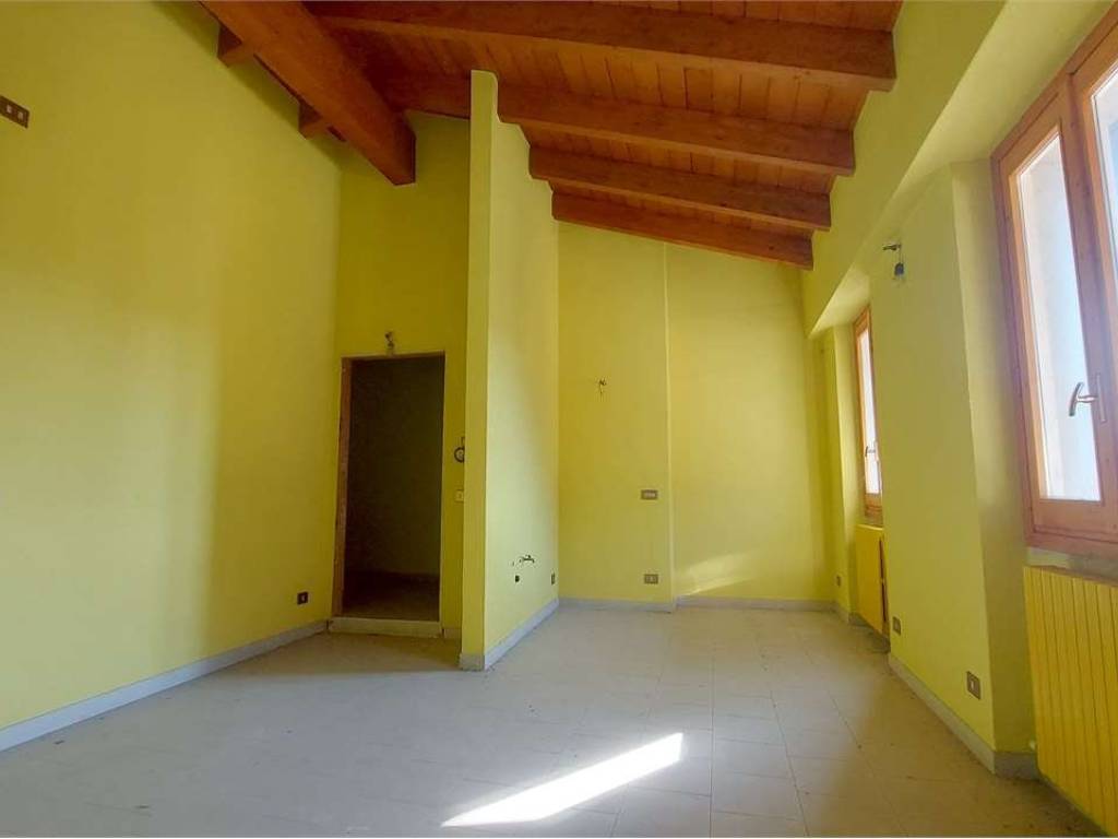 Appartamento a Airuno in Via Postale Vecchia - Foto 3