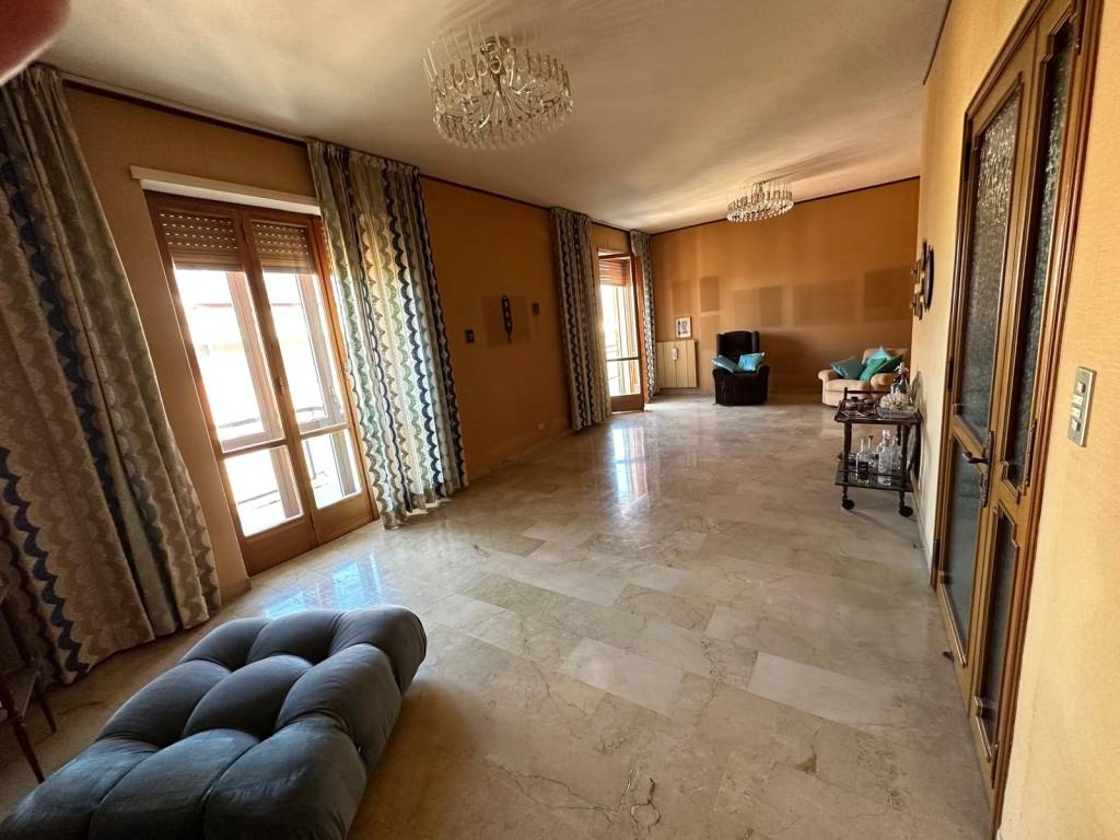 Appartamento a Catanzaro in Via Leonardo Gallucci - Foto 2