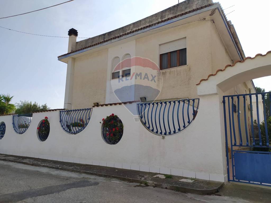 Casa indipendente a Manfredonia in località la Bussola - Foto 5