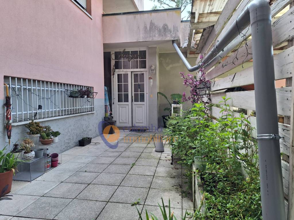 Casa indipendente a Gorla minore in via Montello, 1 - Foto 5