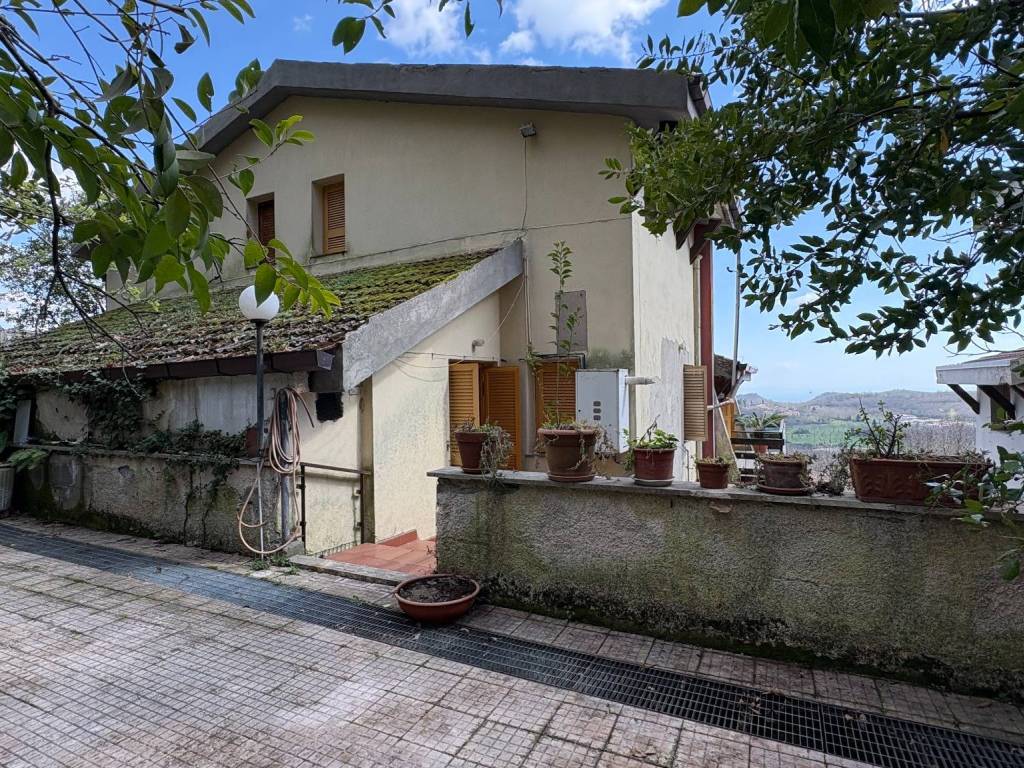 Appartamento a Roccamonfina in Via Seconda Quirini, 10 - Foto 4