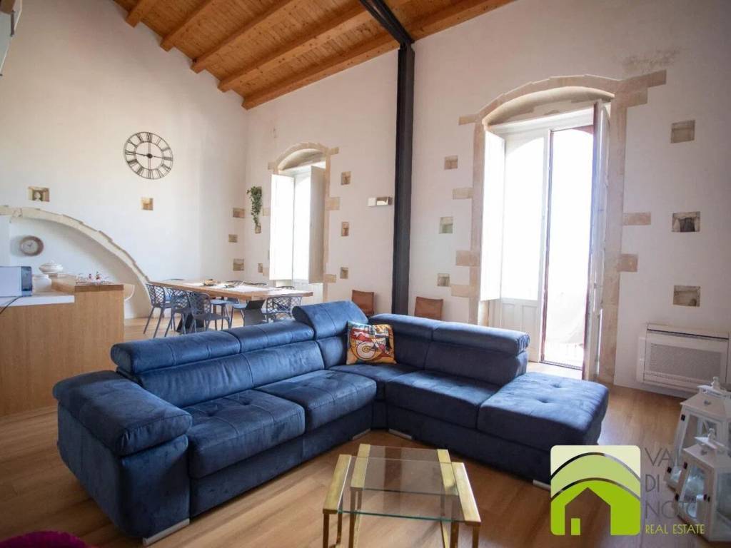Villa a Canicattini bagni in Vittorio Emanuele S.N.C. - Foto 5