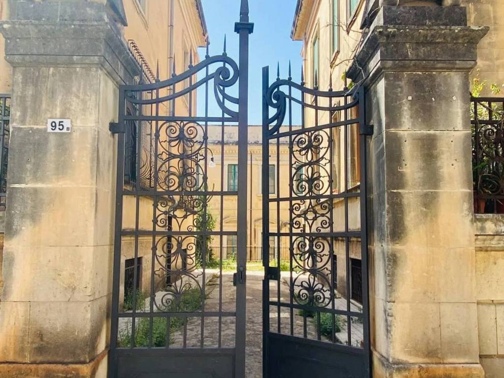 Appartamento a Noto in Via Camillo Benso Conte Di Cavour S.N.C. - Foto 2