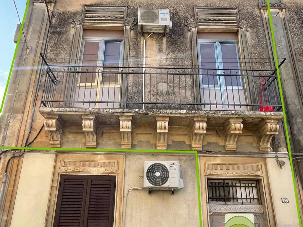 Villa a Noto in Via Michele Amari S.N.C. - Foto 2