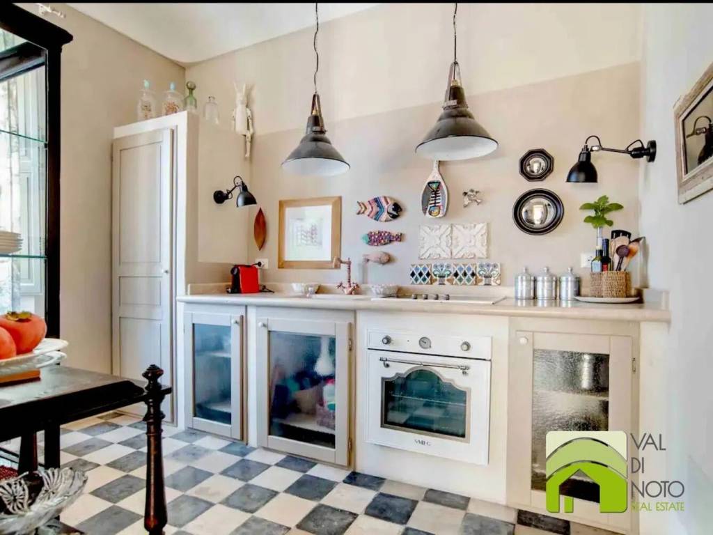 Villa a Noto in Via Sergio Sallicano S.N.C. - Foto 4