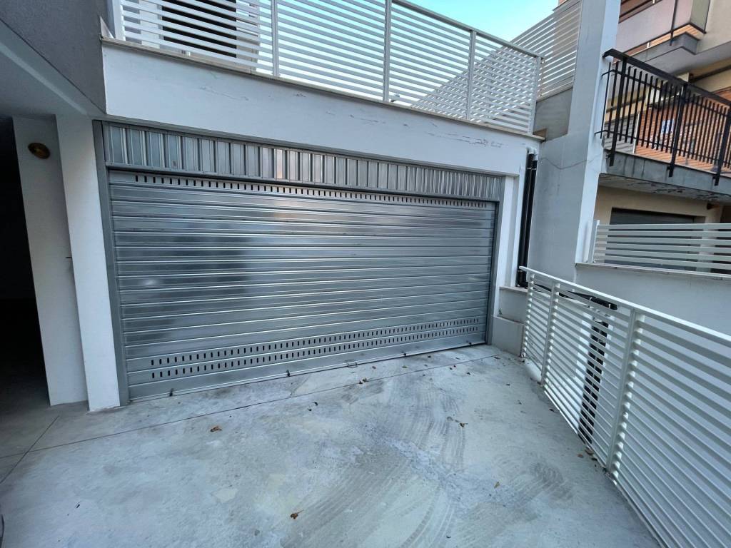 Box / garage a San benedetto del tronto in VIA MONTELLO, 24 - Foto 2