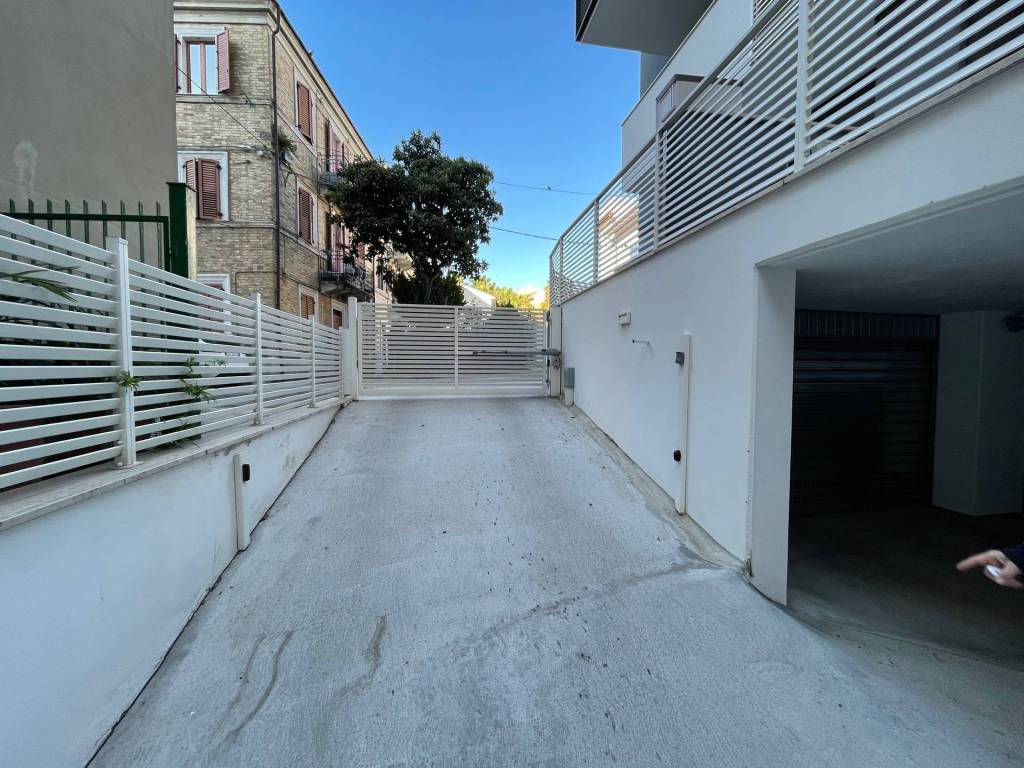Box / garage a San benedetto del tronto in VIA MONTELLO, 24 - Foto 3