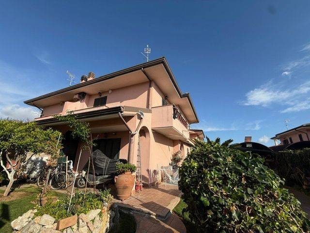 Villa a Sabaudia in Via del Razionalismo - Foto 2