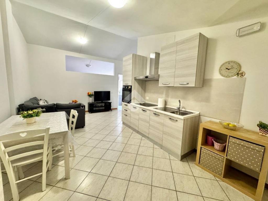 Appartamento a Assisi in Via Gianmaria Santarelli, 11 - Foto 4