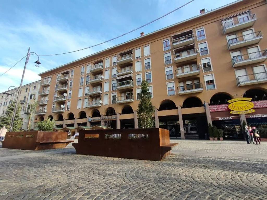 Immobile a Biella in Piazza Vittorio Veneto - Foto 2
