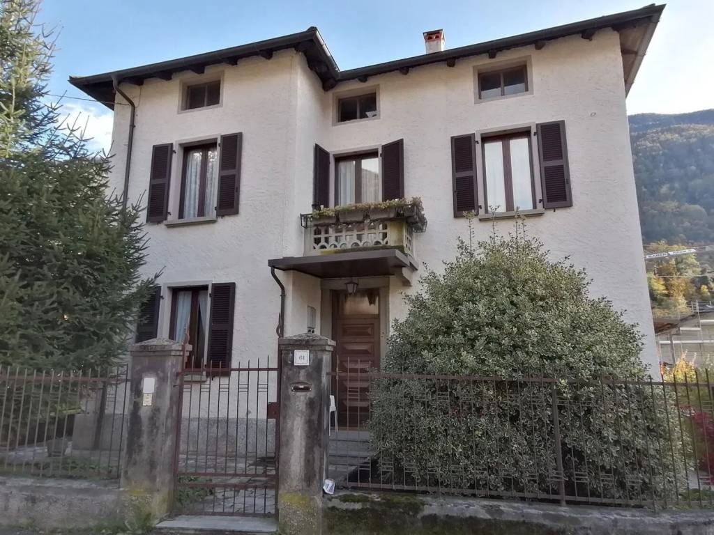 Villa a Tirano in Via Porta Milanese, 61 - Foto 2