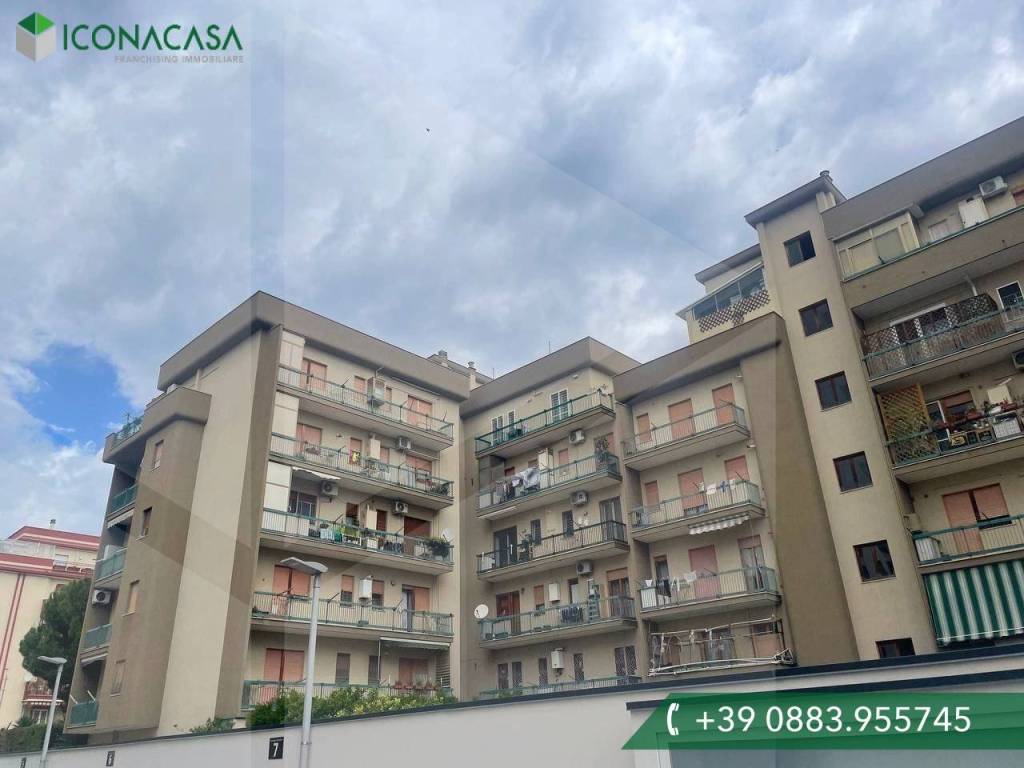 Appartamento a Trani in Via Avvocato Giacinto Dell'Olio, 13 - Foto 2