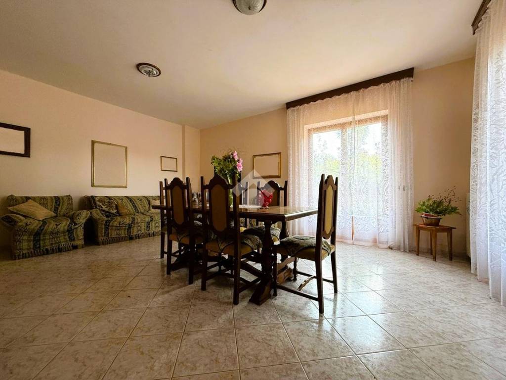 Appartamento a Cisterna di latina in Via Petrarca, 35 - Foto 2