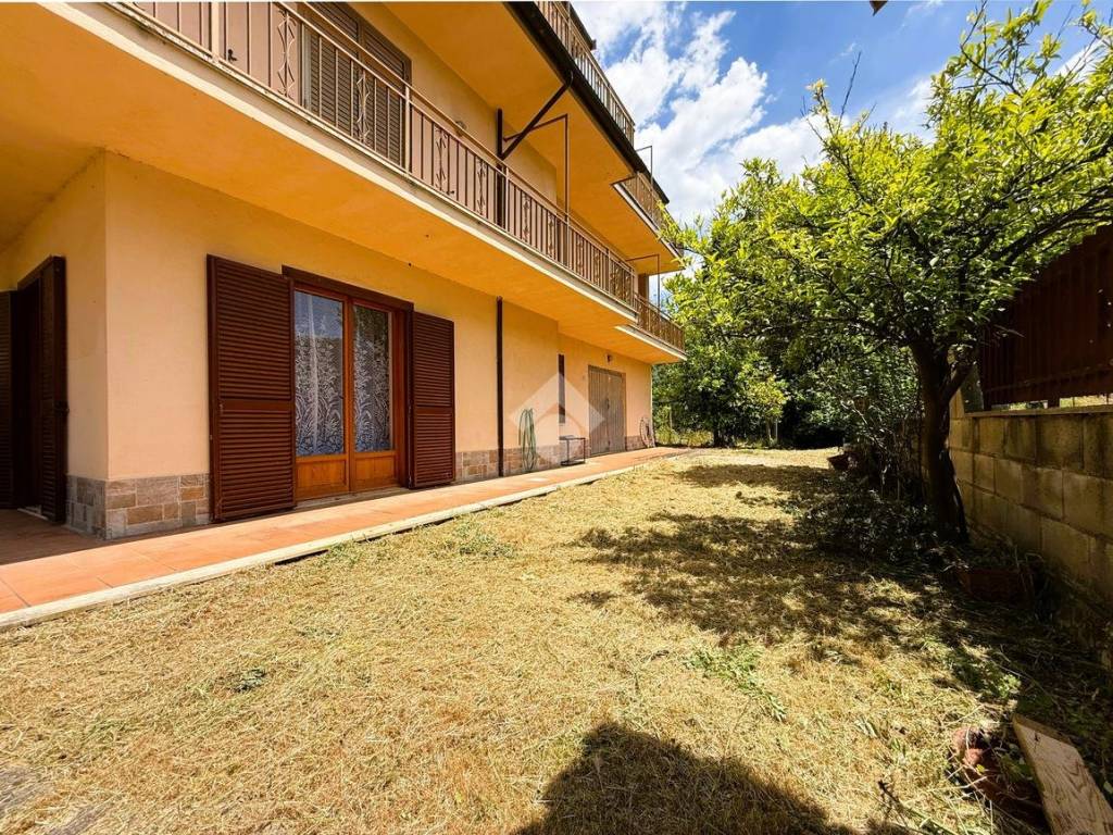 Appartamento a Cisterna di latina in Via Petrarca, 35 - Foto 3