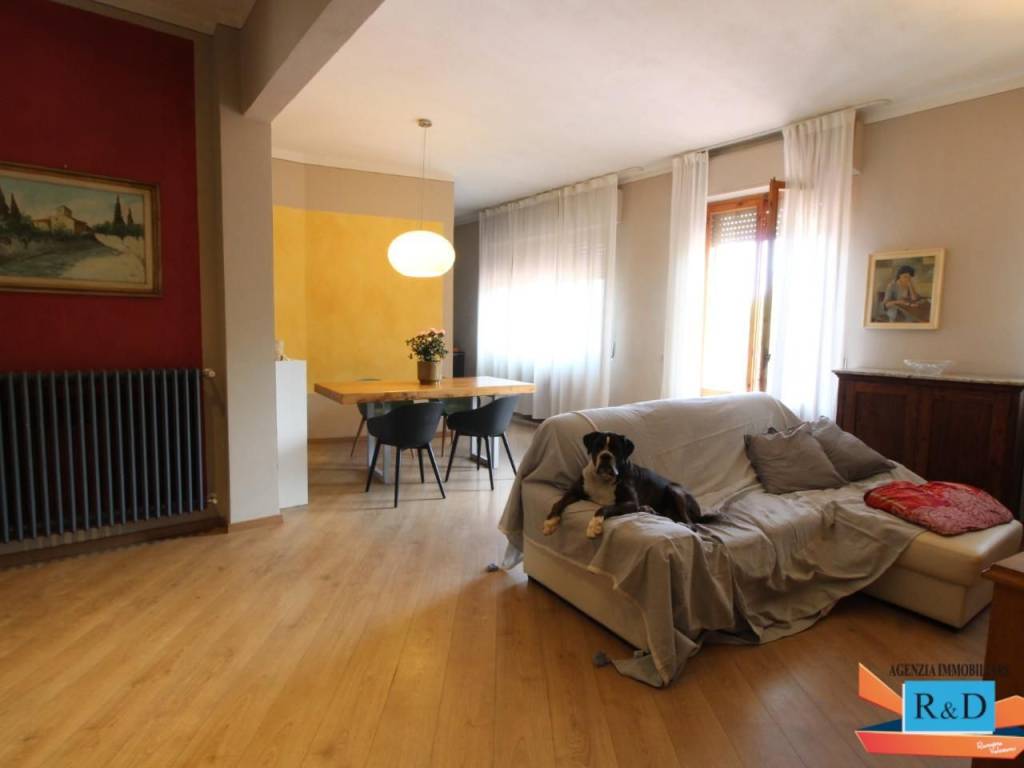 Appartamento a Poggibonsi in Piazza Rita Levi Montalcini - Foto 2