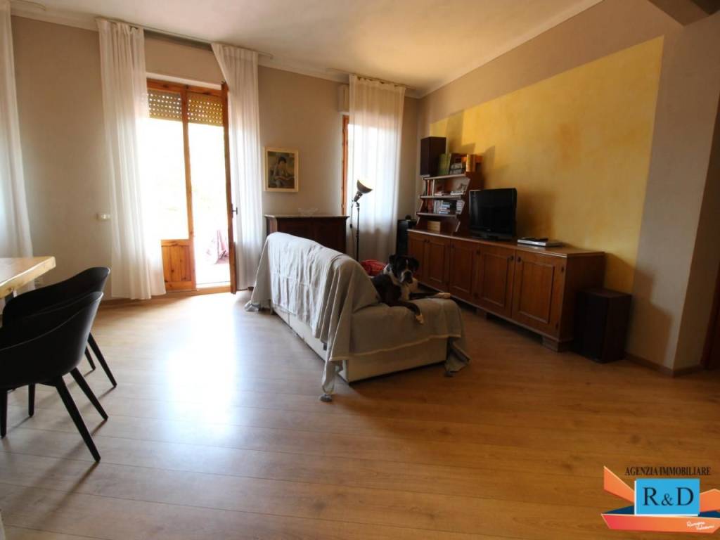 Appartamento a Poggibonsi in Piazza Rita Levi Montalcini - Foto 3