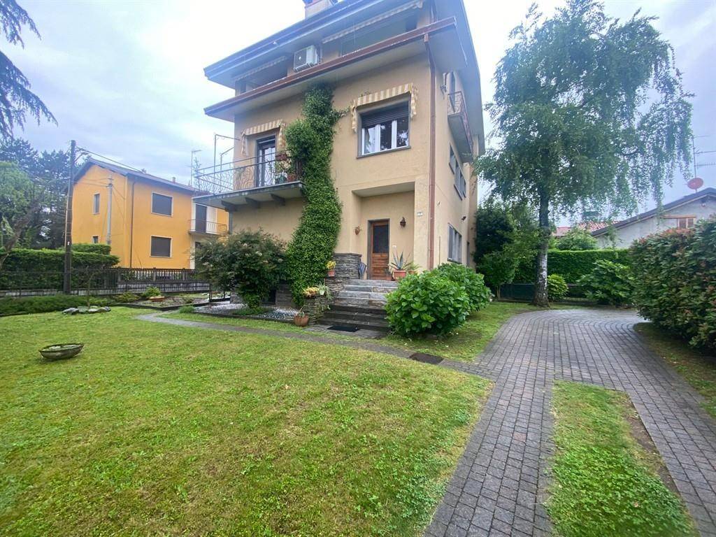 Appartamento a Gavirate in Via Damiano Chiesa, 7 - Foto 2