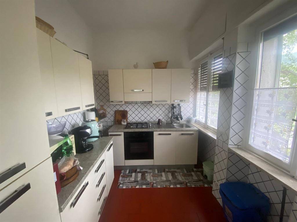 Appartamento a Gavirate in Via Damiano Chiesa, 7 - Foto 4