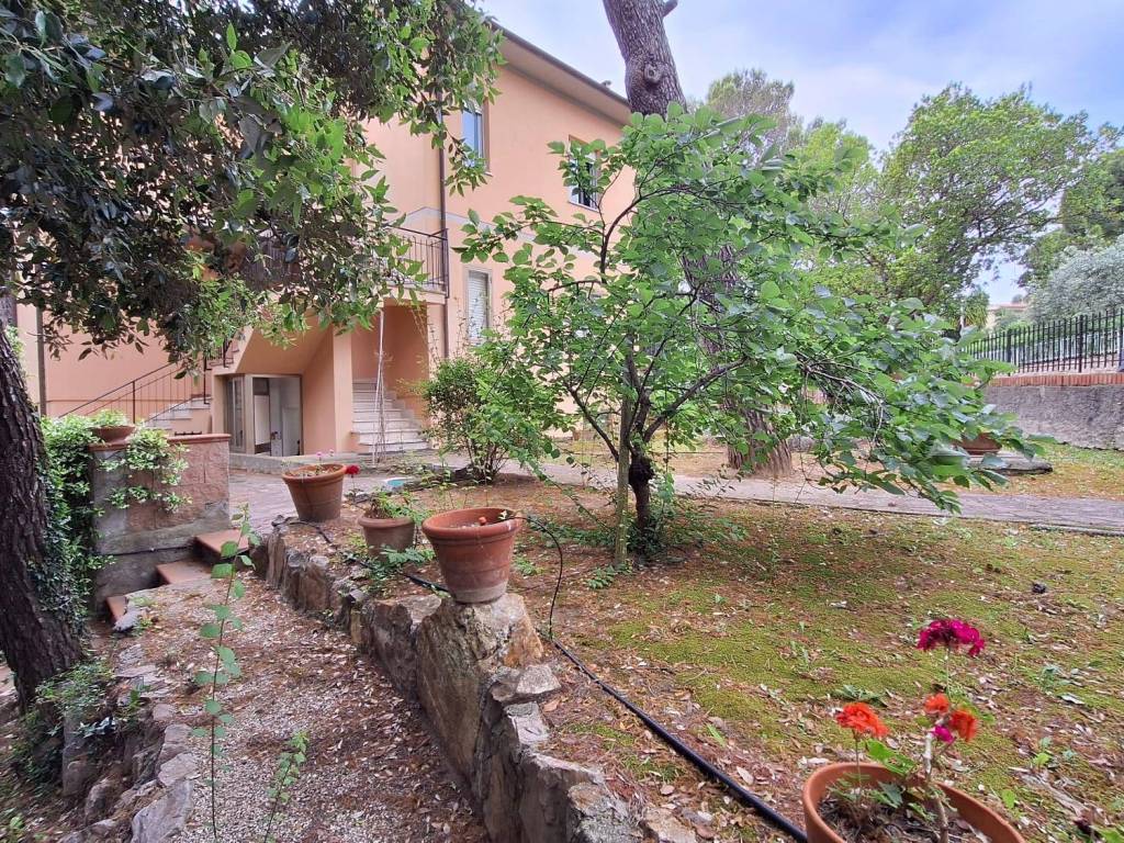 Appartamento a Rosignano marittimo in Via Ofanto - Foto 2