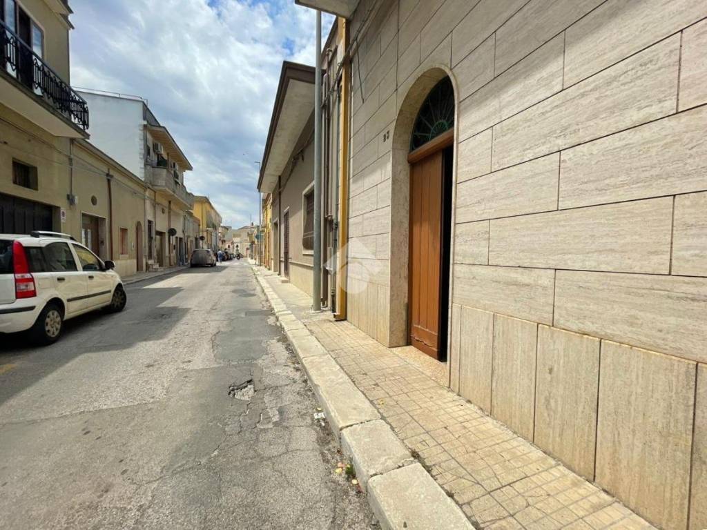 Casa indipendente a Mesagne in Via giuseppe giusti, 23 - Foto 2