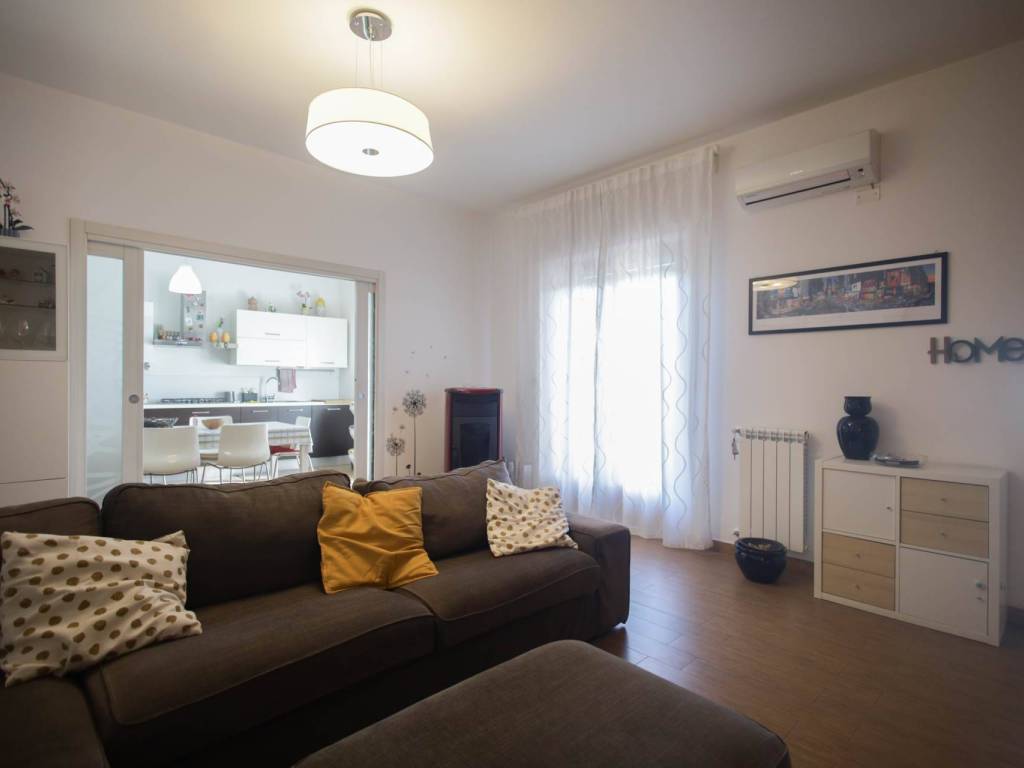 Appartamento a Aci catena in VIA BADIA, 30 - Foto 3