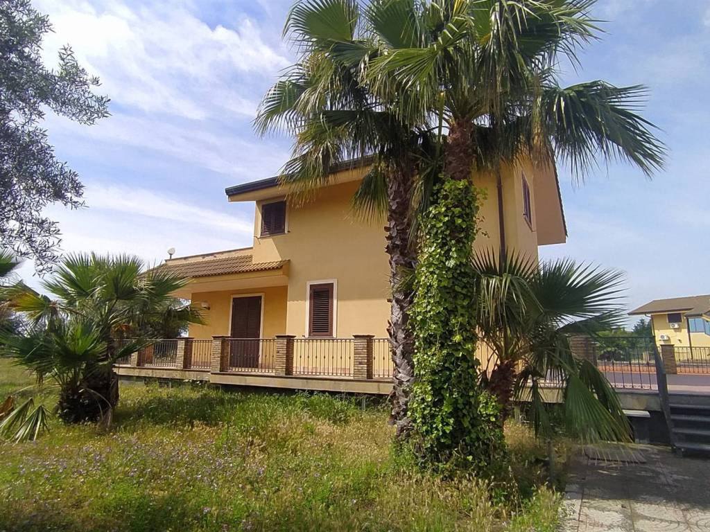 Villa a Aci sant'antonio in VIA G. MATTEOTTI - Foto 3