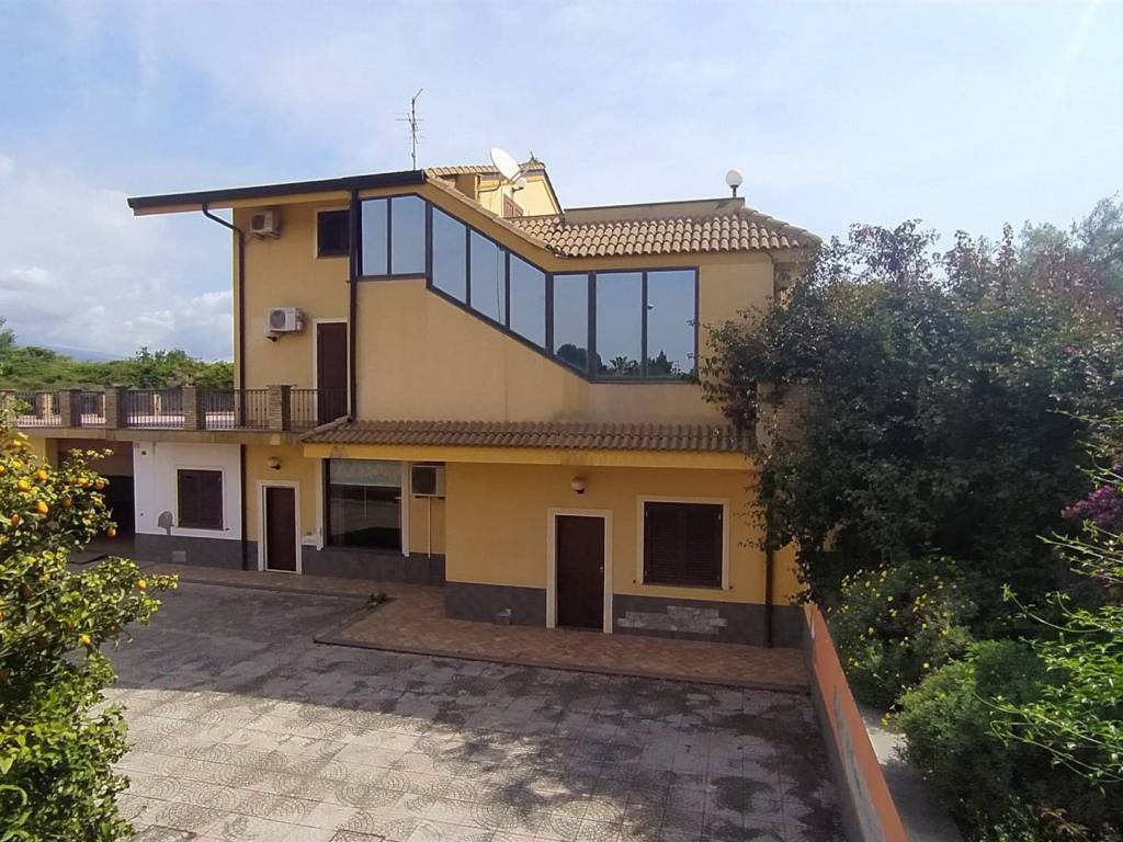 Villa a Aci sant'antonio in VIA G. MATTEOTTI - Foto 4