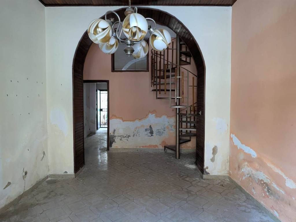 Casa indipendente a Aci catena in VIA VITTORIO EMANUELE - Foto 2