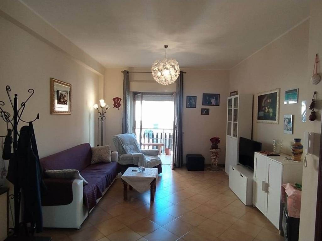 Appartamento a Aci sant'antonio in VIA SANTA MARIA LA STELLA - Foto 2