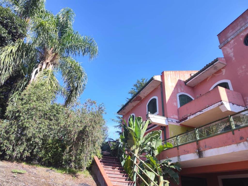 Villa a Acireale in VIA PROVINCIALE PER SANTA MARIA AMMALATI - Foto 2