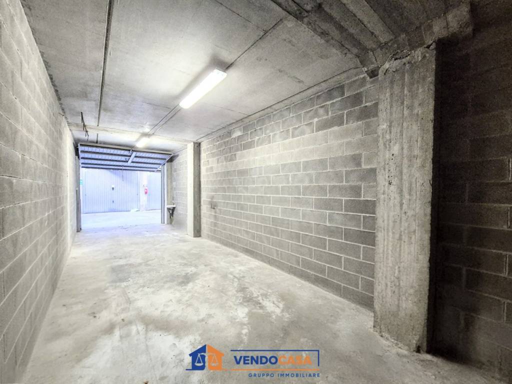 Box / garage a Finale ligure in Giardini Monsignor Filippo Mantero - Foto 3