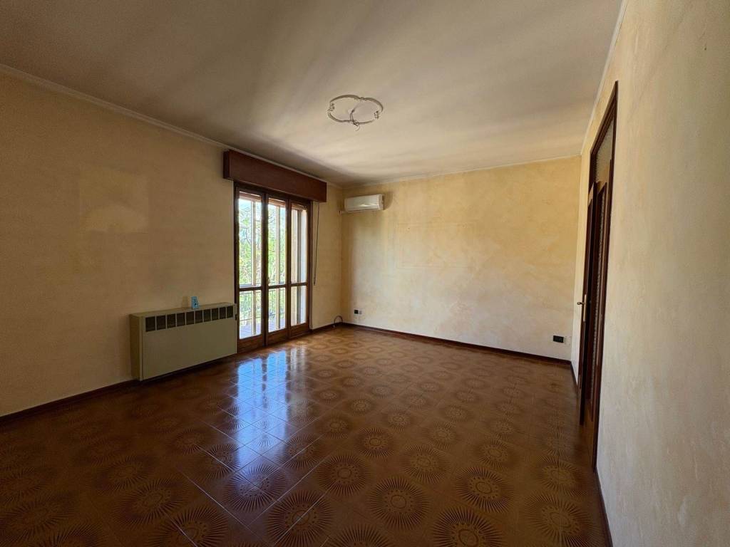 Appartamento a Porto mantovano in Via Luigi Einaudi - Foto 4
