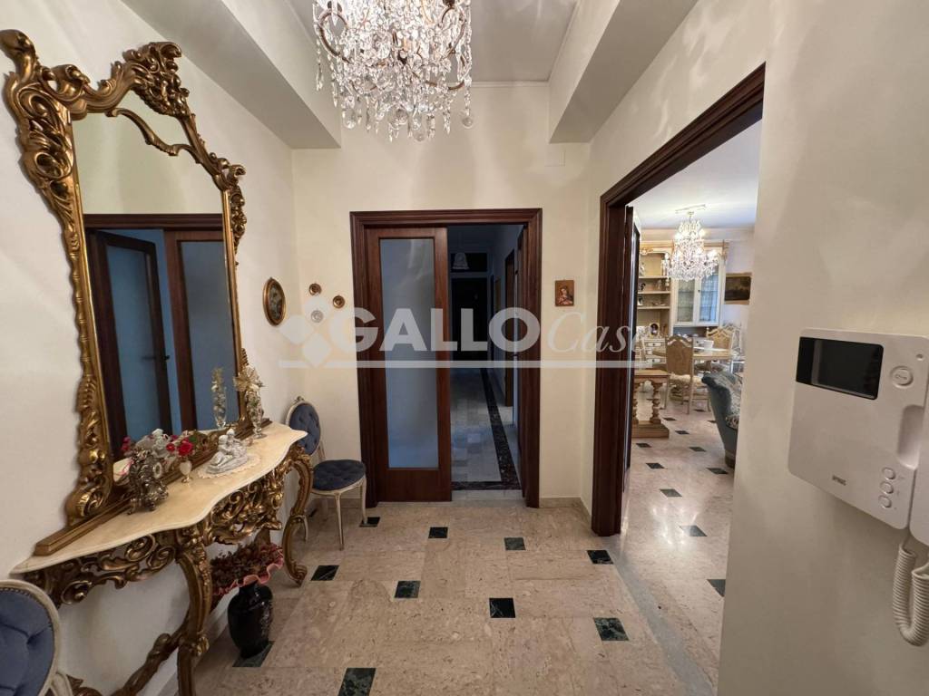Appartamento a Cosenza in Via delle Medaglie D'Oro, 16 - Foto 2