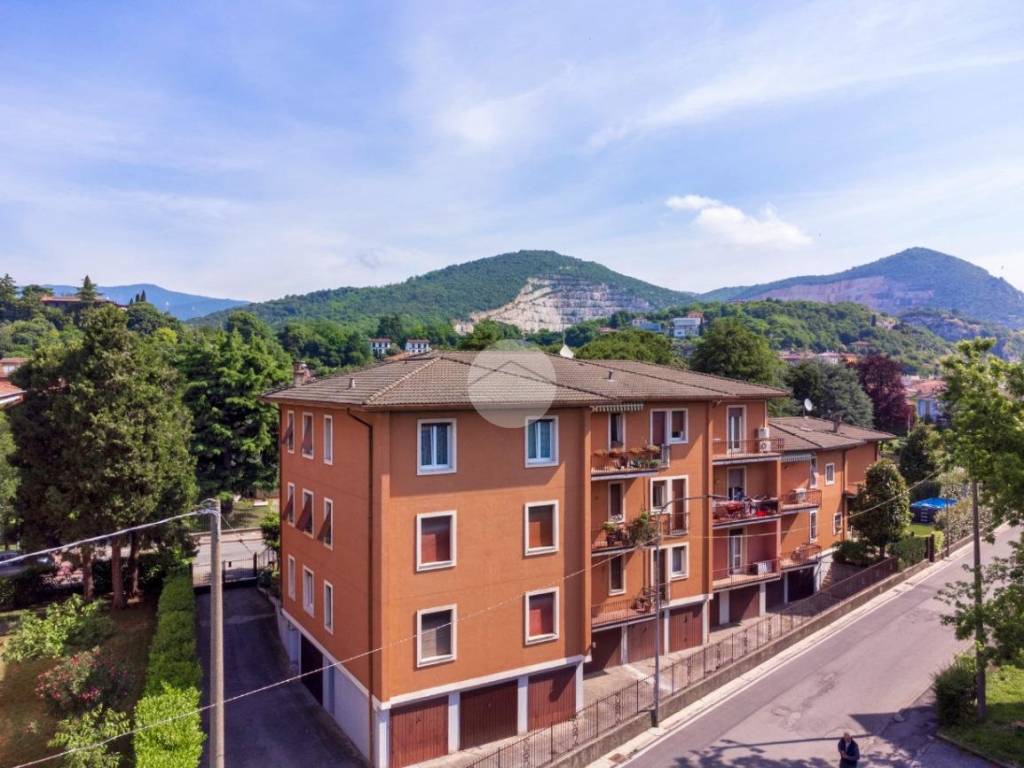 Appartamento a Rezzato in Via Leonardo da Vinci, 40 - Foto 2