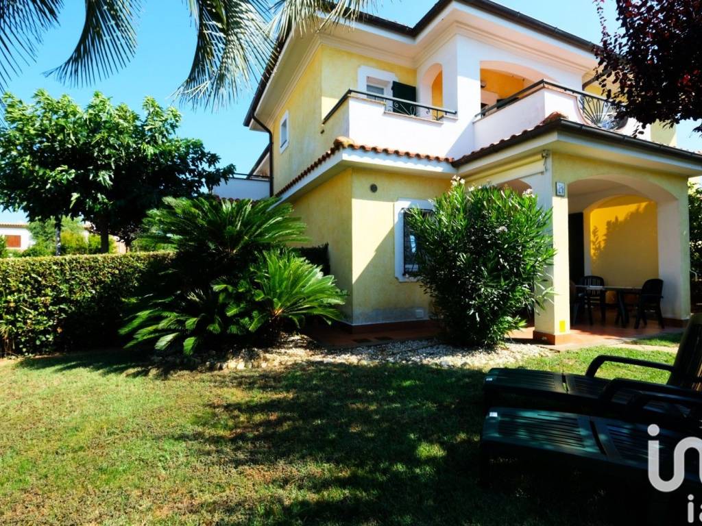Villa a Porto recanati in Via CRISTOFORO COLOMBO, 96 - Foto 2