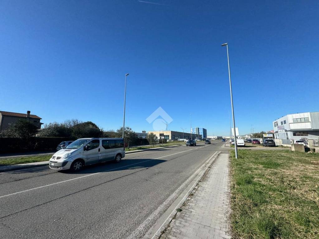 Terreno a Pontedera in Viale Africa, 10 - Foto 5