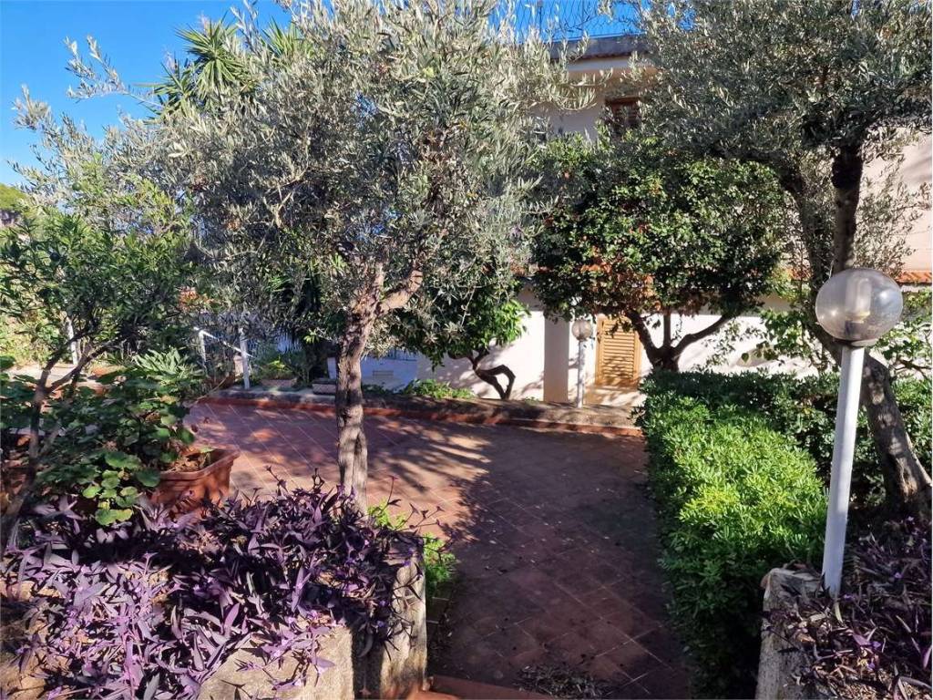 Villa a Carini in Via Francesco Cangialosi, 140/142 - Foto 2