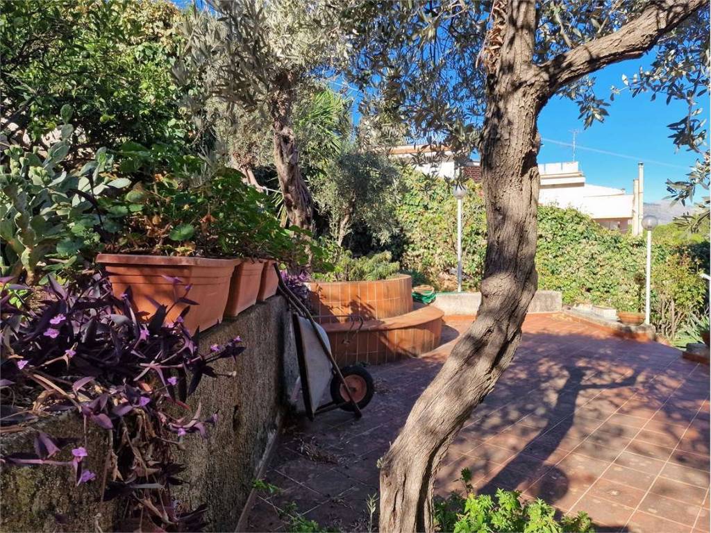 Villa a Carini in Via Francesco Cangialosi, 140/142 - Foto 5